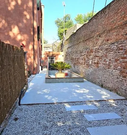 Appartement Cozy Small With Private Garden *