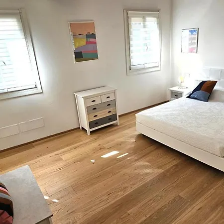 Cozy Small With Private Garden Appartement Venise